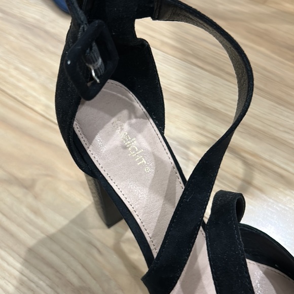 Black heels - Picture 4 of 4